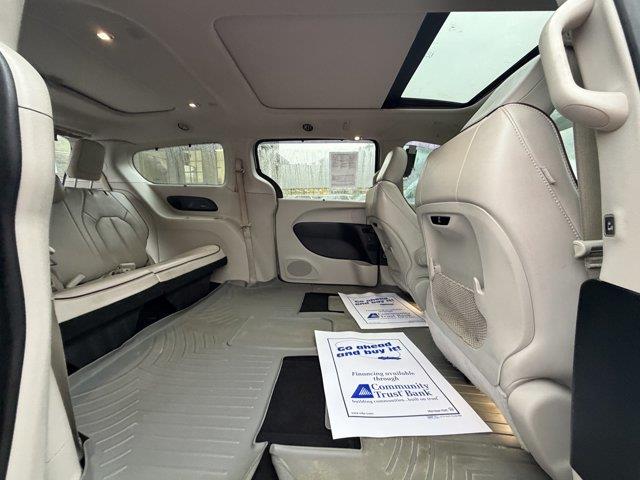 2020 Chrysler Pacifica - $17,599