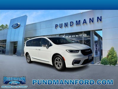 Photo of a 2022 Chrysler Pacifica Limited 4DR Mini-Van for sale