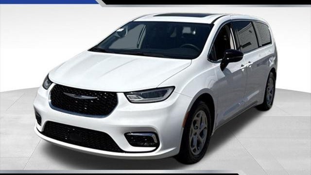 Preowned 2024 Chrysler Pacifica Limited for Sale