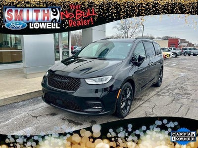 Photo of a 2025 Chrysler Pacifica Limited 4DR Mini-Van for sale