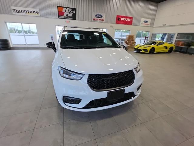 2025 Chrysler Pacifica - $31,774