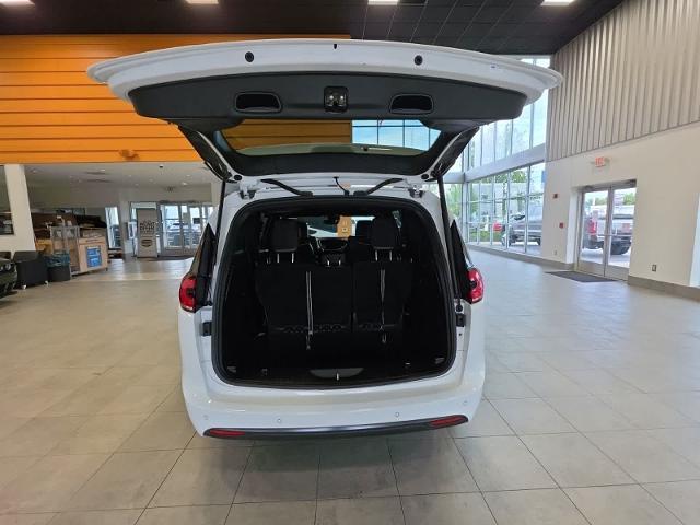 2025 Chrysler Pacifica - $31,774