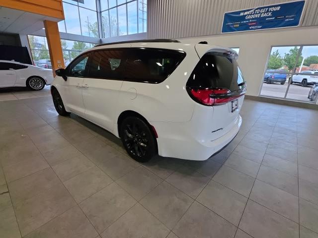 2025 Chrysler Pacifica - $31,774