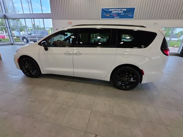 2025 Chrysler Pacifica - $31,774