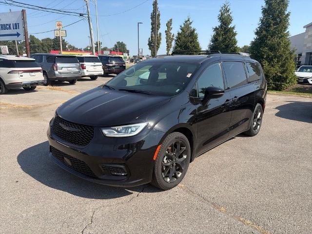 2025 Chrysler Pacifica - $34,995