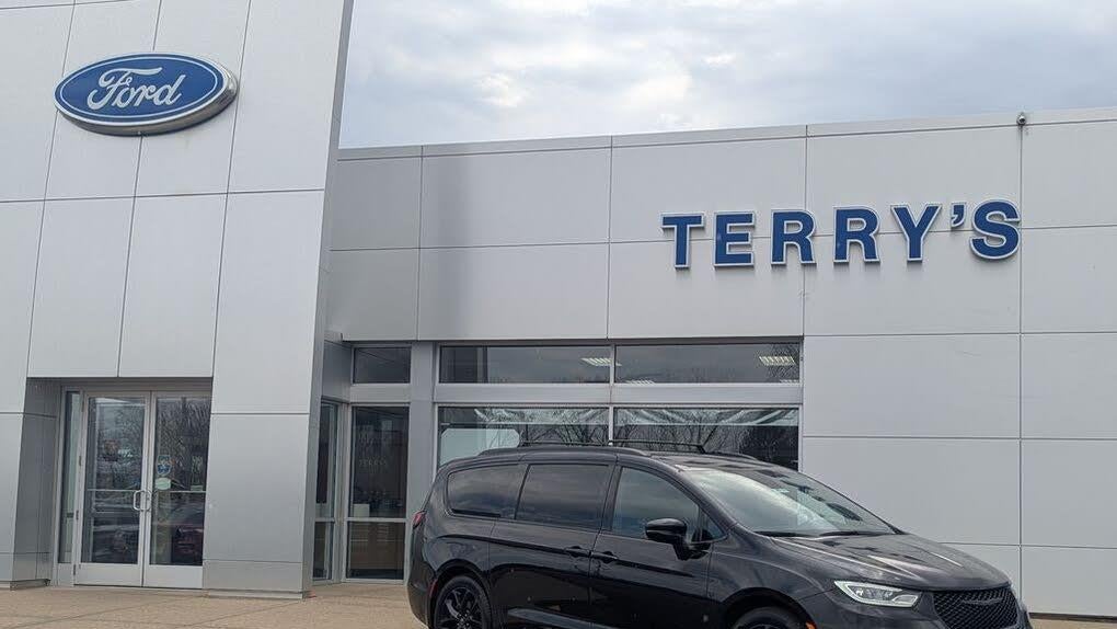 Preowned 2025 Chrysler Pacifica Limited for Sale