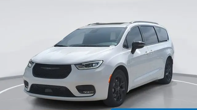 Preowned 2026 Chrysler Pacifica Limited for Sale