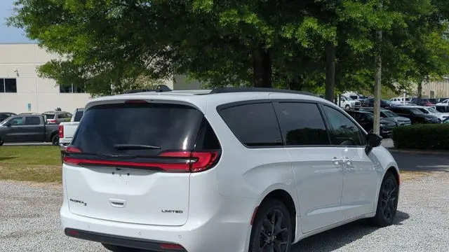 2026 Chrysler Pacifica Limited
