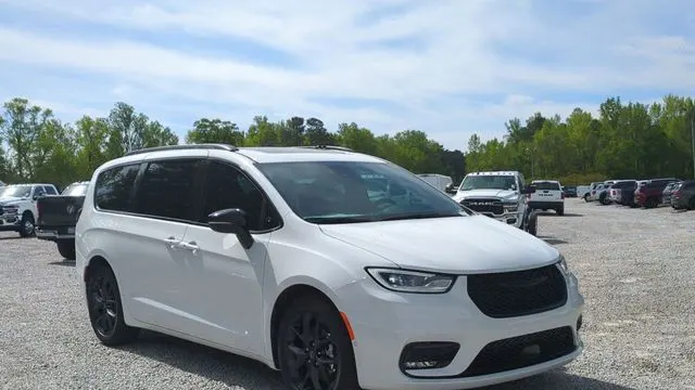 2026 Chrysler Pacifica Limited