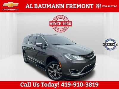 Photo of a 2017 Chrysler Pacifica Limited 4DR Mini-Van for sale