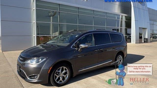 Preowned 2017 Chrysler Pacifica Limited for Sale
