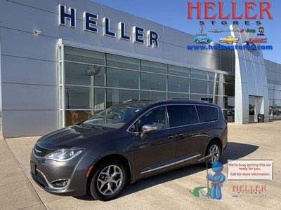 Photo of a 2017 Chrysler Pacifica Limited 4DR Mini-Van for sale