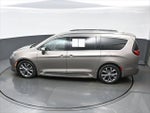 2017 Pacifica Thumbnail 35