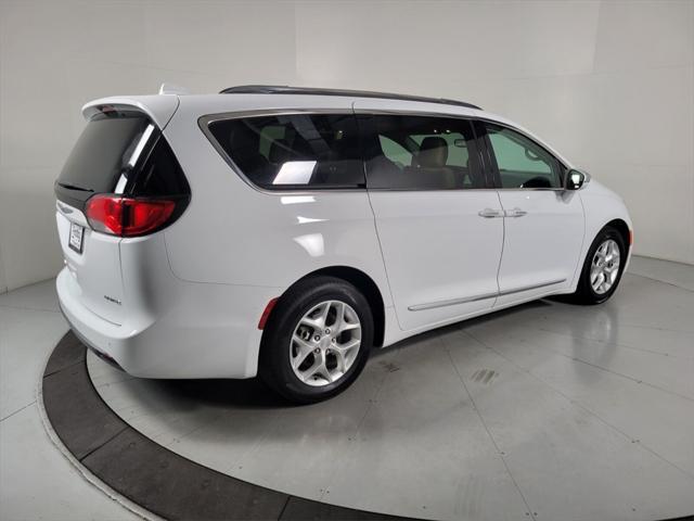 2020 Chrysler Pacifica - $17,470