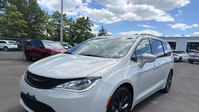 Preowned 2020 Chrysler Pacifica Limited for Sale