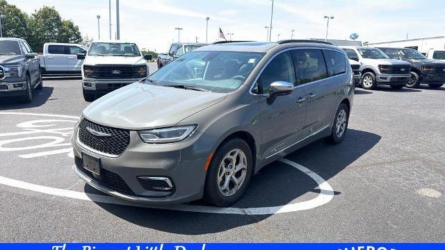 Preowned 2023 Chrysler Pacifica Limited for Sale