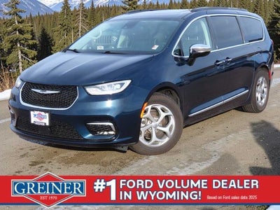 Photo of a 2023 Chrysler Pacifica Limited 4DR Mini-Van for sale
