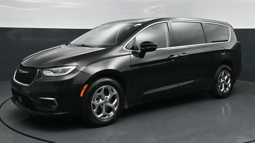 Preowned 2024 Chrysler Pacifica Limited for Sale