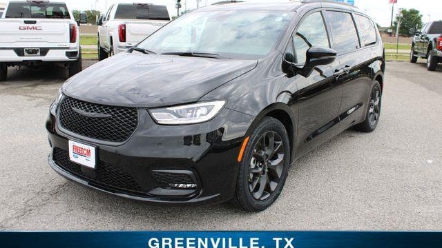 Preowned 2025 Chrysler Pacifica Limited for Sale
