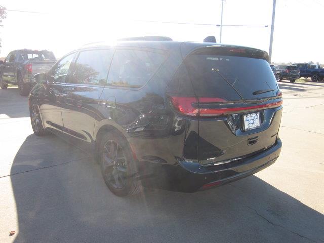 2025 Chrysler Pacifica - $28,899