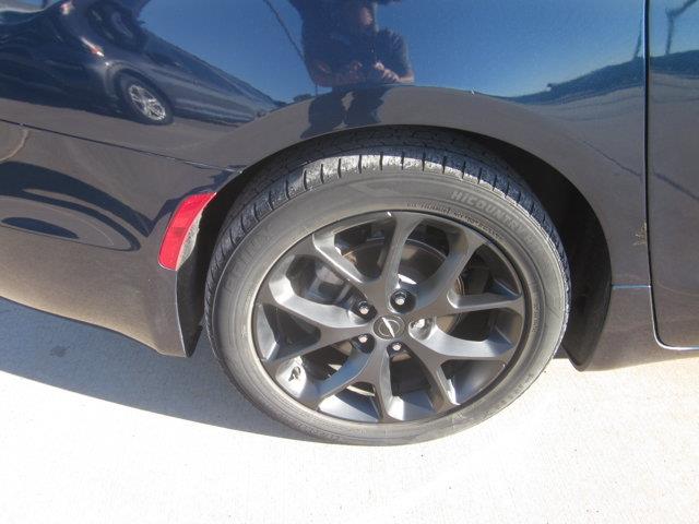 2025 Chrysler Pacifica - $28,899