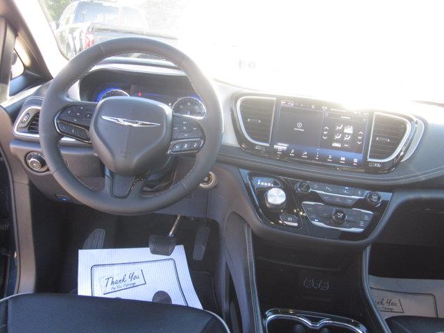 2025 Chrysler Pacifica - $28,899