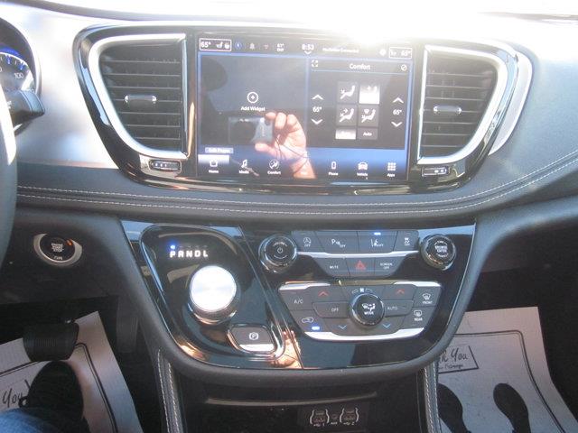 2025 Chrysler Pacifica - $28,899