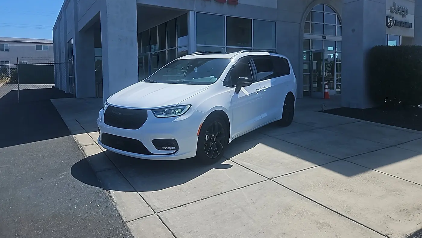 2025 Chrysler Pacifica Limited