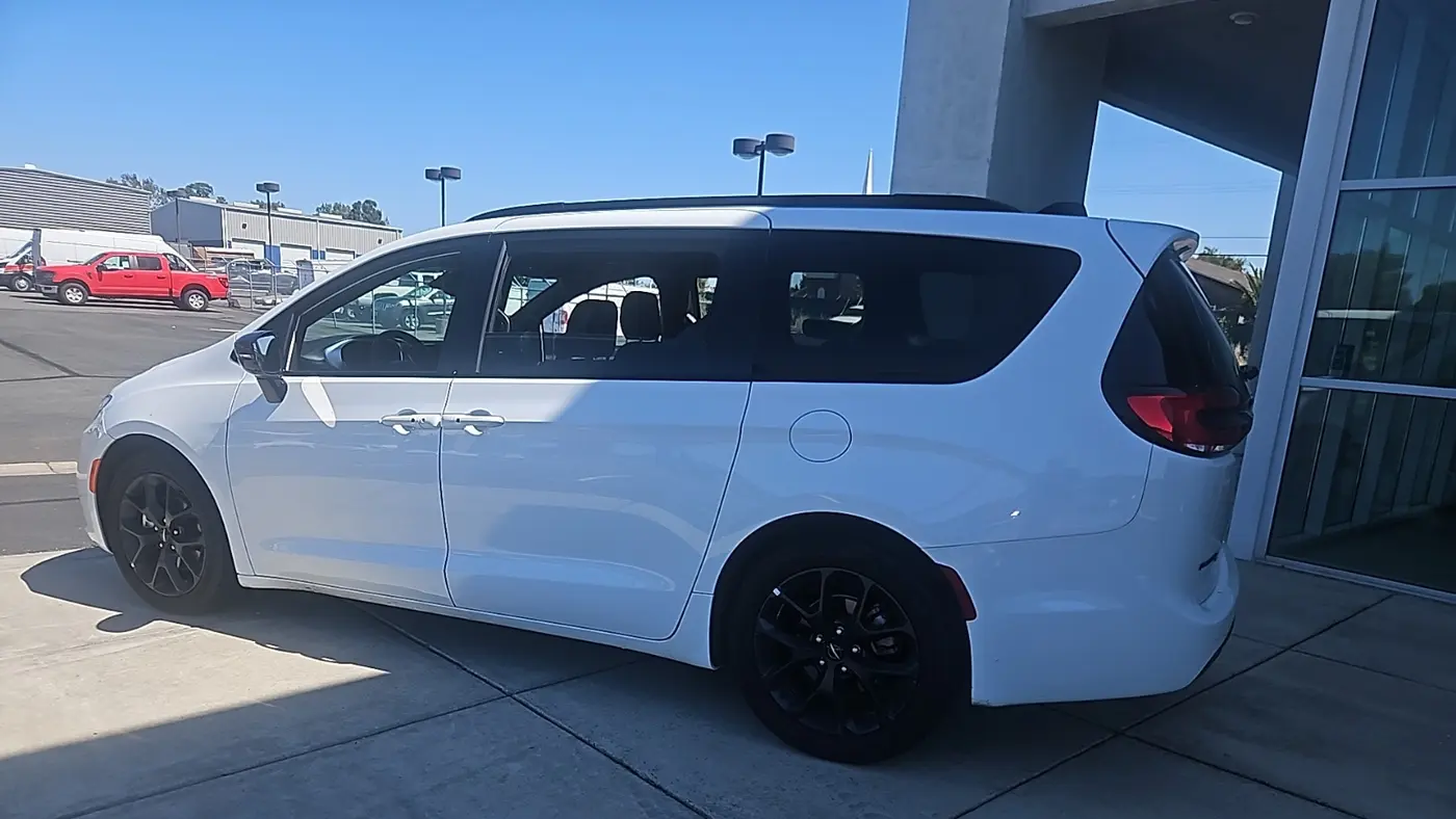 2025 Chrysler Pacifica Limited