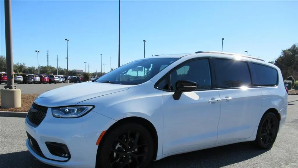 2025 Chrysler Pacifica Limited