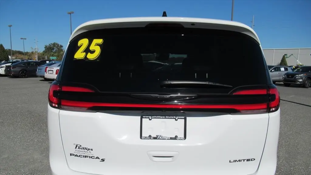 2025 Chrysler Pacifica Limited