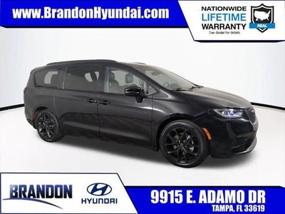 Photo of a 2025 Chrysler Pacifica Limited 4DR Mini-Van for sale