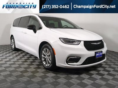 Photo of a 2026 Chrysler Pacifica Limited 4DR Mini-Van for sale