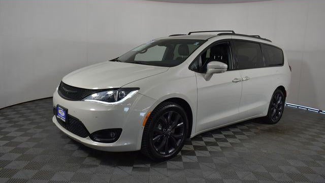 Preowned 2019 Chrysler Pacifica Limited for Sale