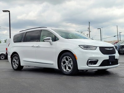 2022 Chrysler Pacifica Limited 4DR Mini-Van