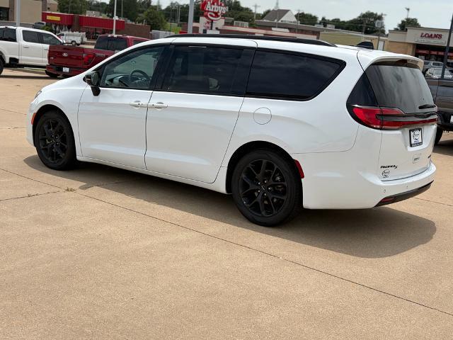 2025 Chrysler Pacifica - $36,950