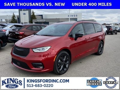 Photo of a 2026 Chrysler Pacifica Limited 4DR Mini-Van for sale