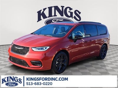 Photo of a 2026 Chrysler Pacifica Limited 4DR Mini-Van for sale