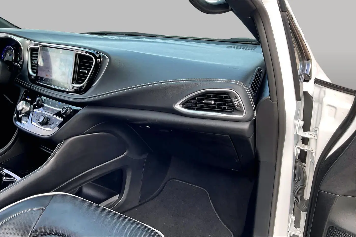 2026 Chrysler Pacifica - $33,619