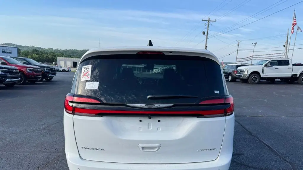 2026 Chrysler Pacifica Limited