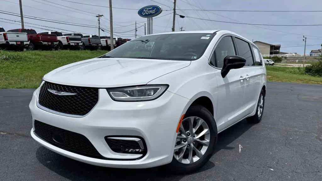 Preowned 2026 Chrysler Pacifica Limited for Sale