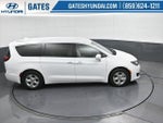2017 Pacifica Hybrid Thumbnail 51