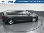 2017 Pacifica Hybrid Thumbnail 39