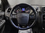 2015 Town and Country Thumbnail 14