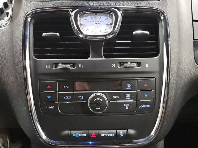 2015 Chrysler Town And Country - $5,000