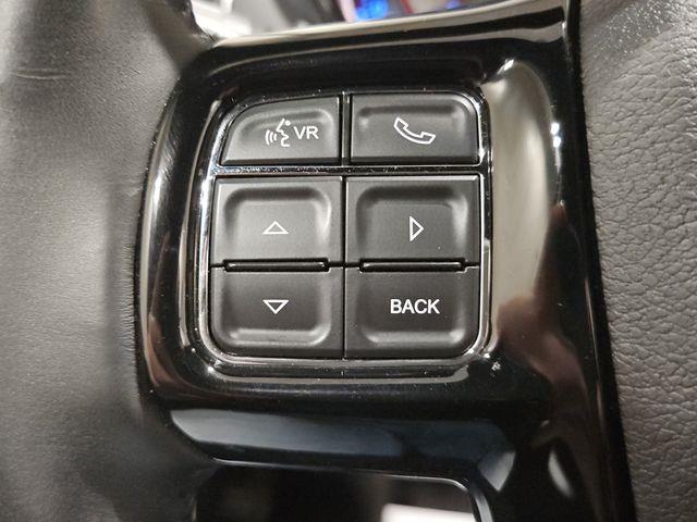 2015 Chrysler Town And Country - $5,000