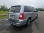 2015 Town and Country Thumbnail 8