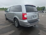 2015 Town and Country Thumbnail 14