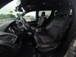 2015 Town and Country Thumbnail 26