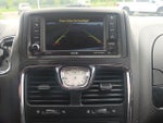2015 Town and Country Thumbnail 31